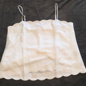 XL White Banana Republic Top w/ Scalloped Neckline